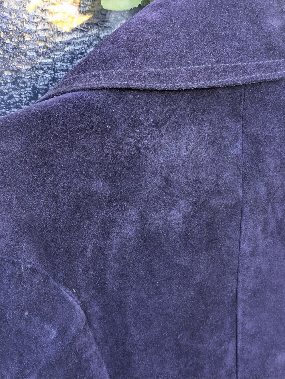 Beautiful vintage purple suede jacket With Silk Lining. - Picture 5 of 13